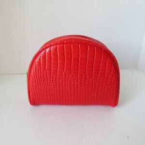 Signature Club A Clamshell Shape Red Cosmetic Makeup Bag Case Organizer